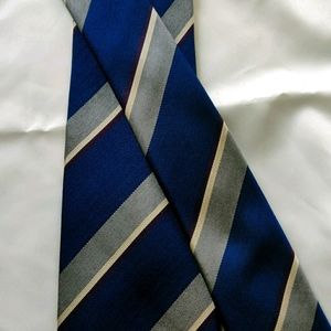 Banana Republic 100% silk tie men's
